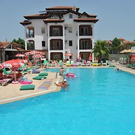 아파트 Club Ekinci Palace *