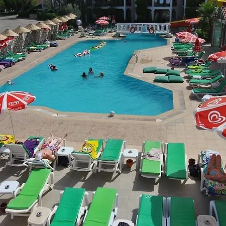 Club Ekinci Palace 이츠멜레르