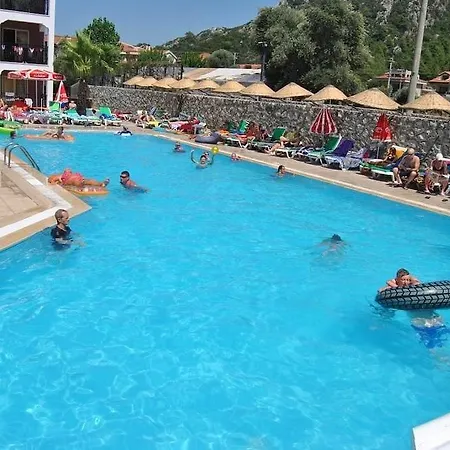 Club Ekinci Palace 아파트