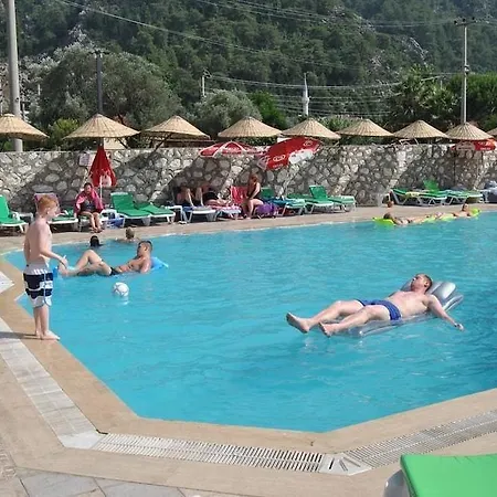 아파트 Club Ekinci Palace *