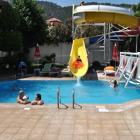 Club Ekinci Palace * İçmeler